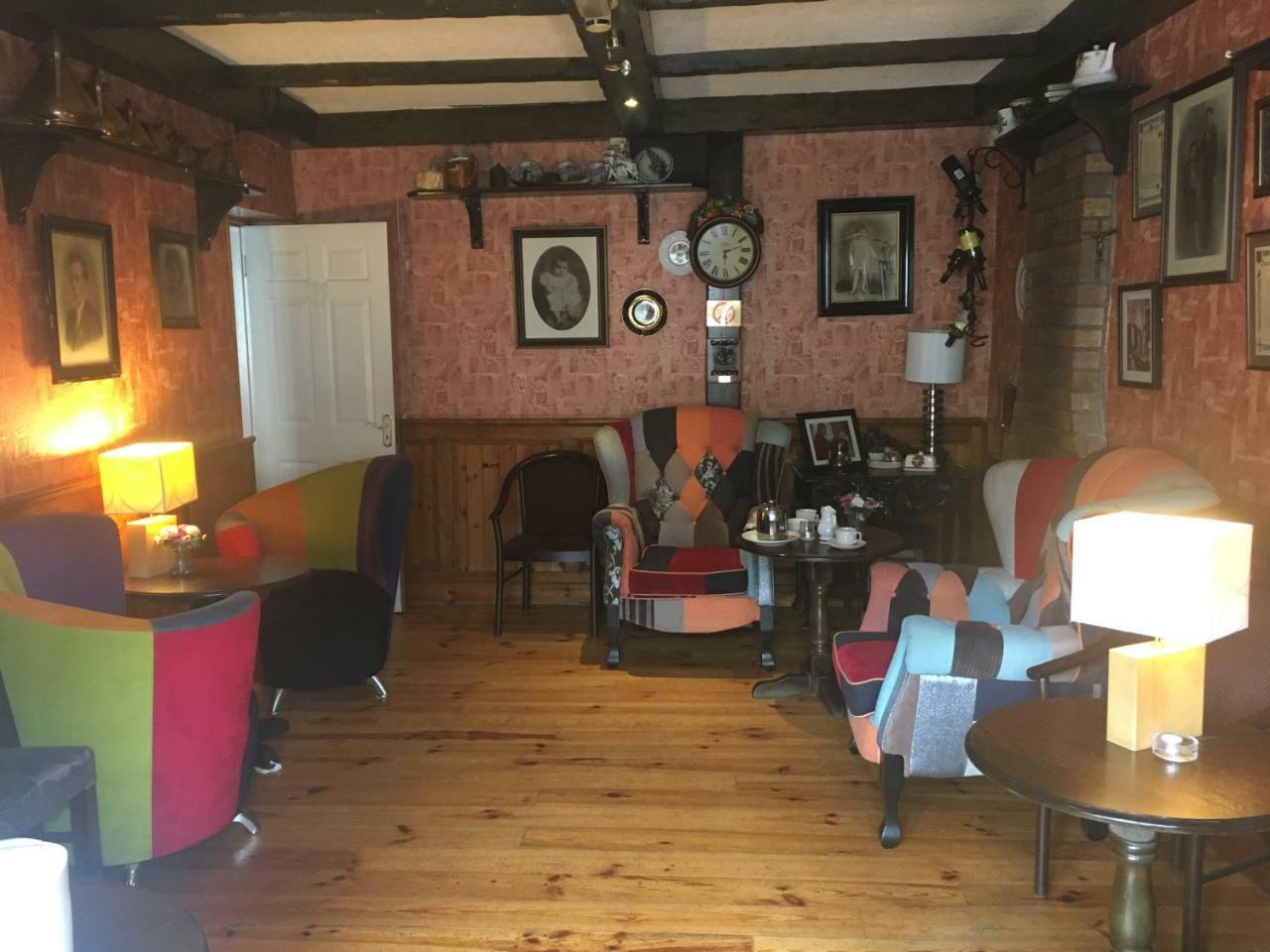 Riverside Guesthouse Чарлстаун Екстериор снимка